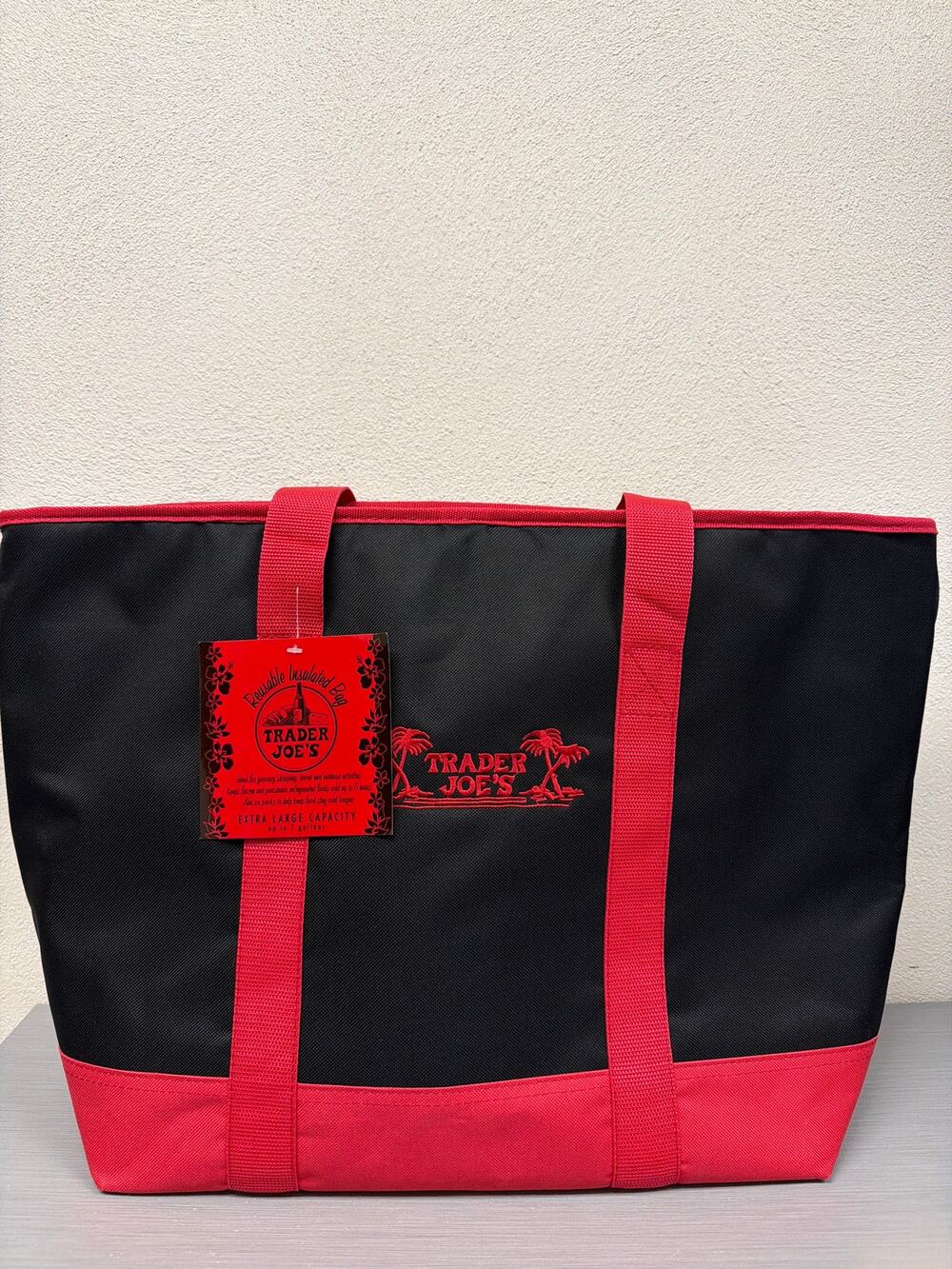 Trader Joe’s Black Red Insulated Tote Bag Cooler Shopping Grocery New With Tags